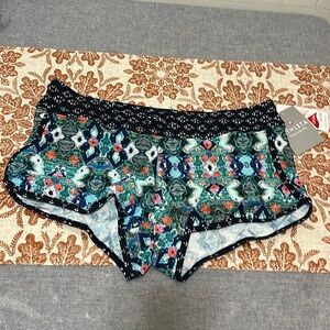 BRAND NEW ATHLETA TAZA KATA SHORT!!